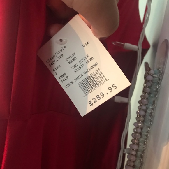 Prom dress - Picture 3 of 5